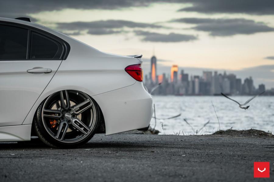 Детали экстерьера BMW M3 Sedan on Vossen Wheels (HF-1) 2018 года  (фото 5 из 57)